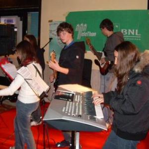 2008.Telethon.Laboratorio_rock.jpg